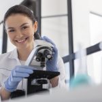 Milyen lények vannak a mikroszkóp alatt? Mi az a mikroflóra?